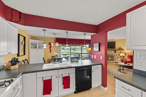 Kitchen - 2531 E Lakeshore Dr #A 39, Crown Point, IN 46307 photo 2 of 2