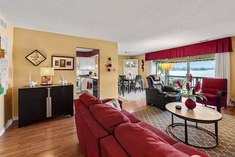 Living - 2531 E Lakeshore Dr #A 39, Crown Point, IN 46307 photo 2 of 2