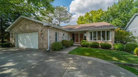 1730 Beachview Ct, Crown Point, IN 46307