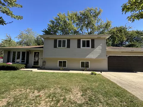 7615 Bigger St, Merrillville, IN 46410