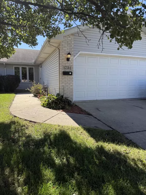 1751 Beech Dr, Crown Point, IN 46307 photo 1