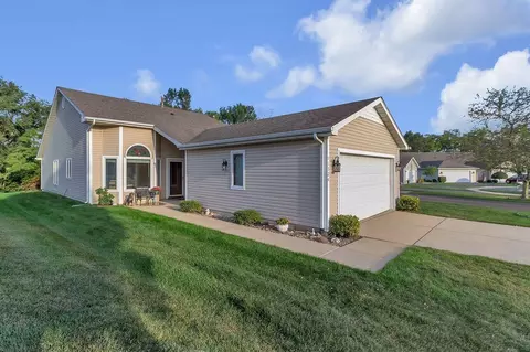 11324 Valley Dr, Saint John, IN 46373
