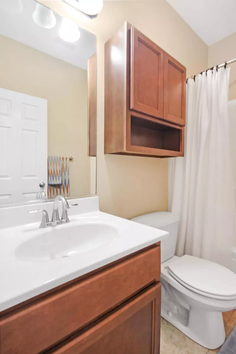 Bath - 9937 Settlers Ct, Saint John, IN 46373 photo 2 of 2