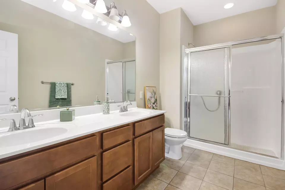 Bath - 9937 Settlers Ct, Saint John, IN 46373 photo 1 of 2