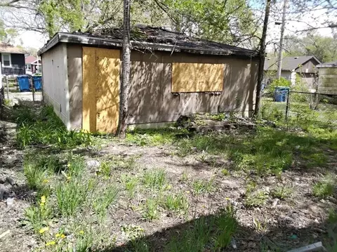 823 Pierce St, Gary, IN 46402 photo 4