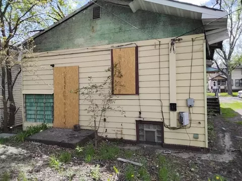 823 Pierce St, Gary, IN 46402 photo 3