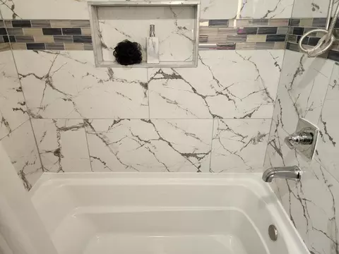 Bath - 851 Johnson St, Gary, IN 46402 photo 2 of 4