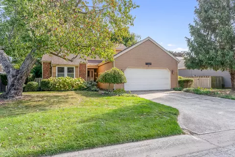 1153 Wells St, Valparaiso, IN 46385