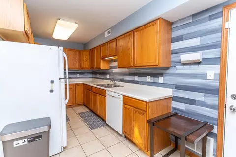 Kitchen - 7674 E 108th Ave, Crown Point, IN 46307 photo 5 of 6