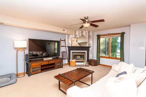Living - 7674 E 108th Ave, Crown Point, IN 46307 photo 3 of 4