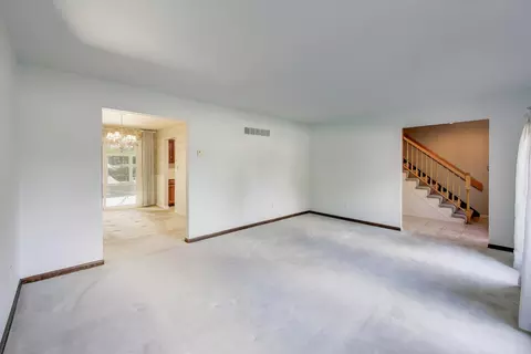 Living - 9449 Primrose Ln, Munster, IN 46321 photo 2 of 4