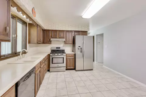 Kitchen - 9449 Primrose Ln, Munster, IN 46321 photo 2 of 3