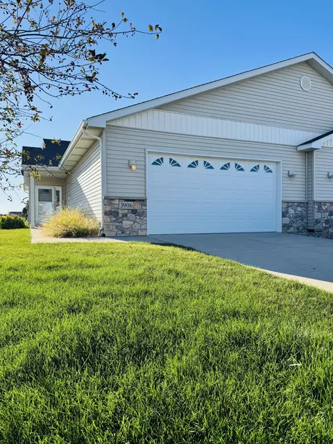 3906 Stadium St, Portage, IN 46368