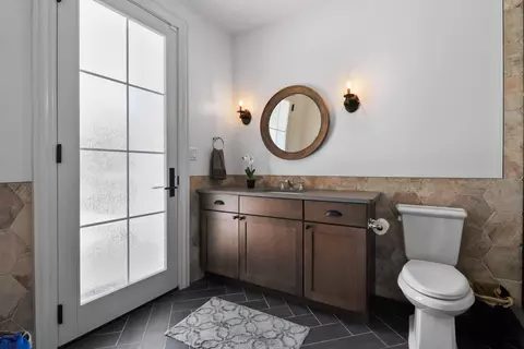 Bath - 640 Eleanor Rose Ct, Crown Point, IN 46307 photo 9 of 11