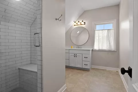 Bath - 640 Eleanor Rose Ct, Crown Point, IN 46307 photo 8 of 11