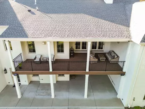 Exterior - 640 Eleanor Rose Ct, Crown Point, IN 46307 photo 5 of 12