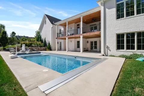 Exterior - 640 Eleanor Rose Ct, Crown Point, IN 46307 photo 8 of 12