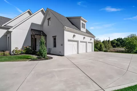 Exterior - 640 Eleanor Rose Ct, Crown Point, IN 46307 photo 2 of 12