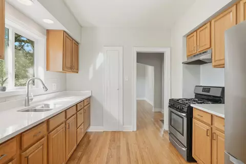 Kitchen - 2027 12 Davidson Pl, Whiting, IN 46394 photo 2 of 3