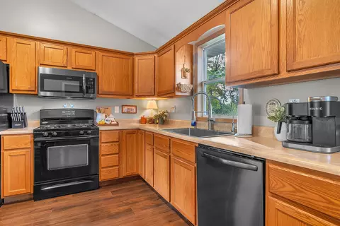 121 E Pine St, Wheatfield, IN 46392 photo 7