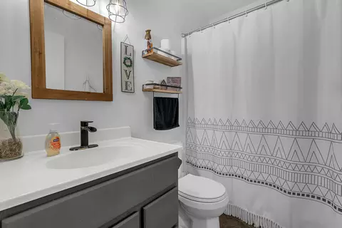 121 E Pine St, Wheatfield, IN 46392 photo 11