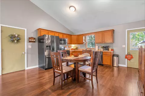 121 E Pine St, Wheatfield, IN 46392 photo 5