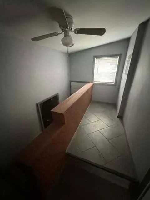 Entry Way - 3516 Carolina St, Gary, IN 46409 photo 2 of 4