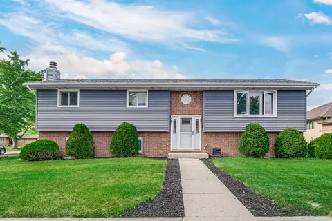 1011 Arrowhead Dr, Dyer, IN 46311 photo 1