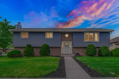 1011 Arrowhead Dr, Dyer, IN 46311 photo 3