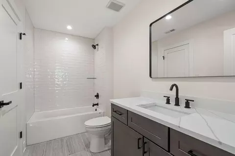 Bath - 9541 Dunegrass Way, Saint John, IN 46373 photo 7 of 11