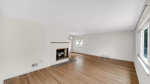 6957 Ash Ave, Gary, IN 46403 photo 3