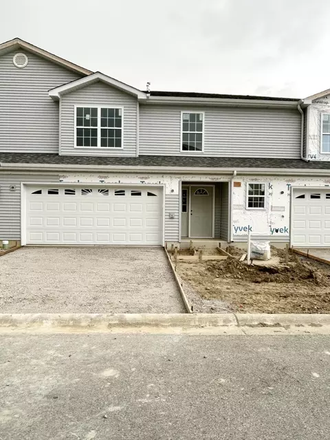 9565 E Luebcke Ln, Crown Point, IN 46307