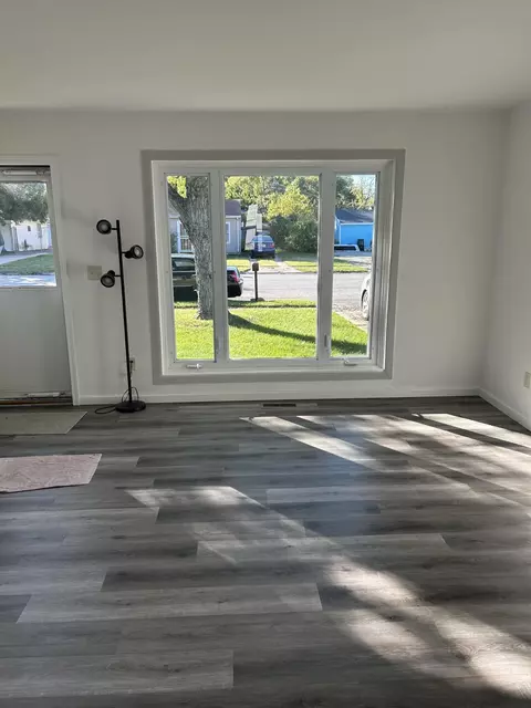 Living - 511 S Wayne St, Gary, IN 46403 photo 1 of 1
