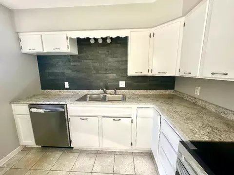 Kitchen - 1817 W Porter Ave, Chesterton, IN 46304 photo 2 of 3