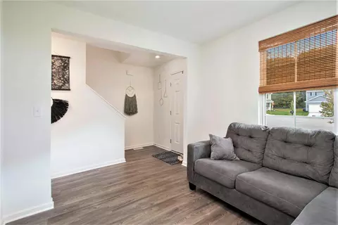 Entry Way - 882 Argyle Ct, Chesterton, IN 46304 photo 1 of 2