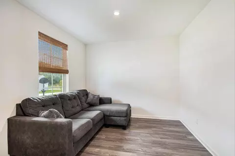 Living - 882 Argyle Ct, Chesterton, IN 46304 photo 1 of 3