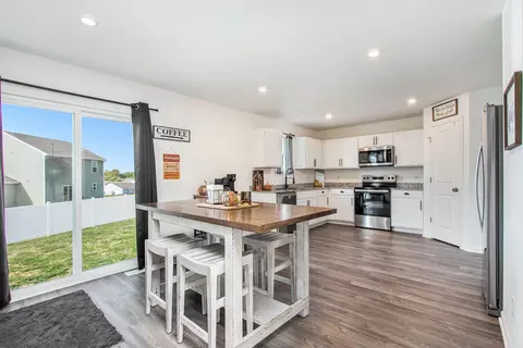 Kitchen - 882 Argyle Ct, Chesterton, IN 46304 photo 1 of 2