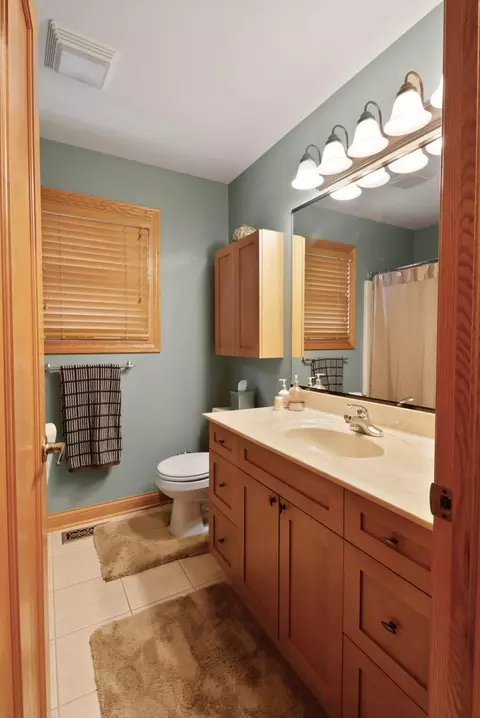 Bath - 10400 Doubletree Dr, Crown Point, IN 46307 photo 4 of 5