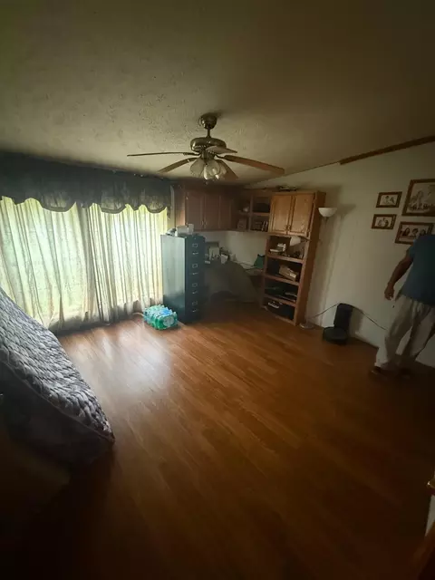 635 E 23rd Ct, Gary, IN 46405 photo 3