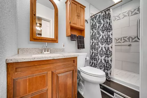 Bath - 222 Maple St, Crown Point, IN 46307 photo 1 of 2