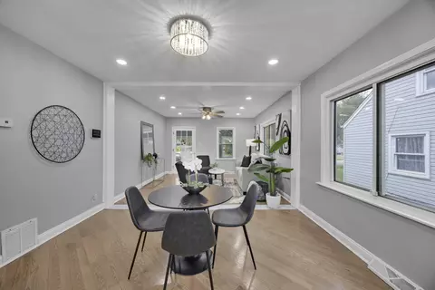 Dining - 125 Marshall St, Gary, IN 46404 photo 1 of 2