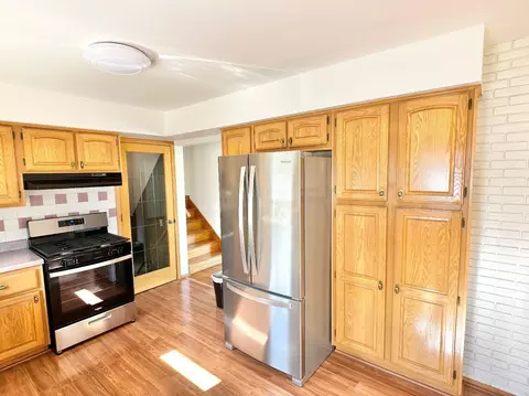 Kitchen - 907 W Pine Pl, Griffith, IN 46319 photo 2 of 2
