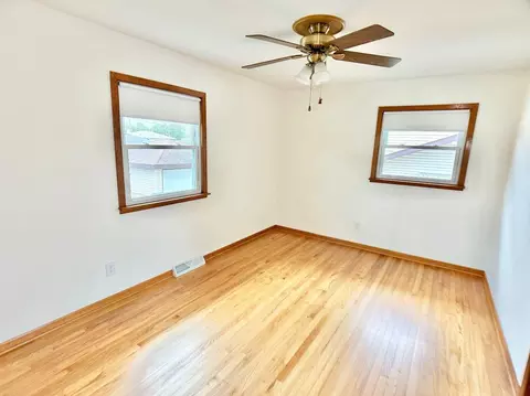 Bedroom - 907 W Pine Pl, Griffith, IN 46319 photo 1 of 3