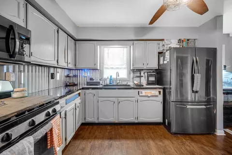 2801 E 1065, De Motte, IN 46310 photo 10
