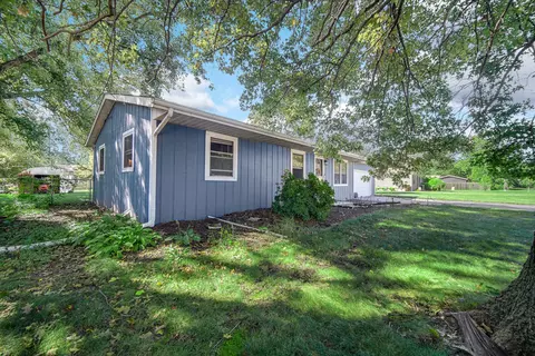 2801 E 1065, De Motte, IN 46310 photo 3