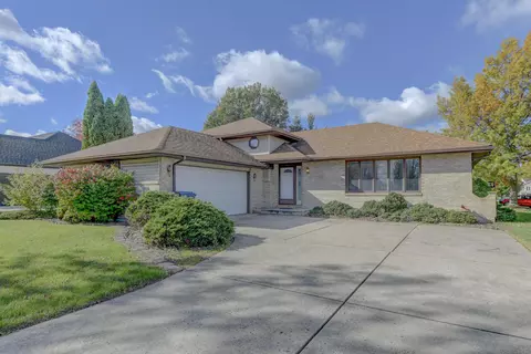 7634 Dove Dr, Schererville, IN 46375