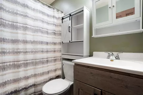 Bath - 833 Apache Ln, Lowell, IN 46356 photo 1 of 1