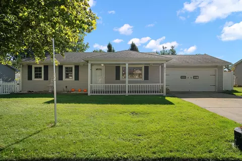Exterior - 833 Apache Ln, Lowell, IN 46356 photo 2 of 13