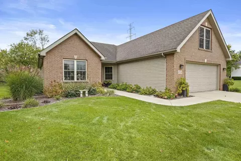 8245 E 96th Ct, Crown Point, IN 46307 photo 2
