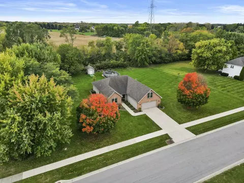 8245 E 96th Ct, Crown Point, IN 46307 photo 3